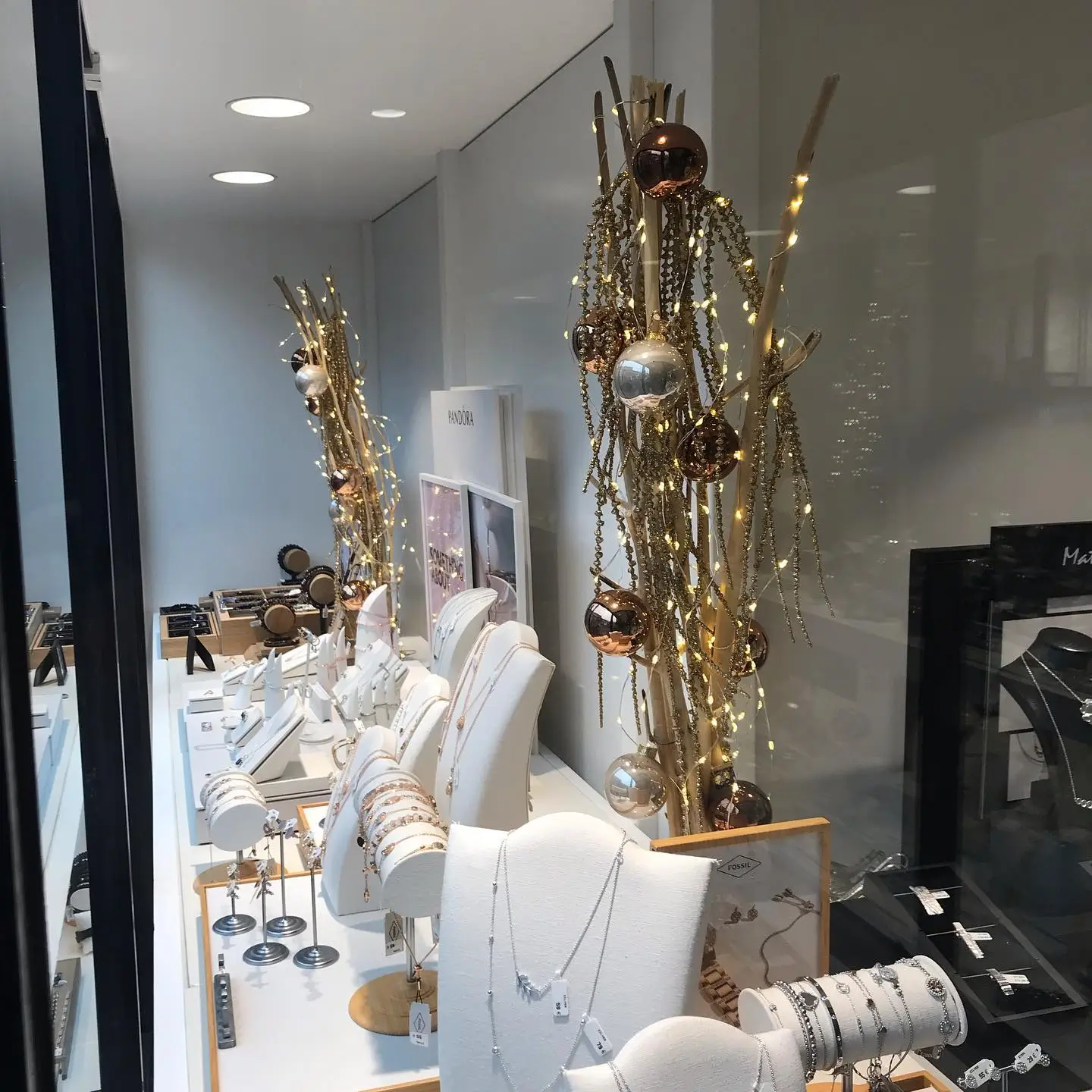 atelier jolien etalage decoratie visual merchandising (16)
